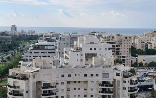 Apartment in Tel Aviv, 5 Rooms